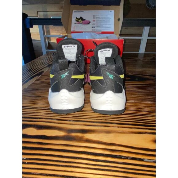 Reebok - Picture 4 of 8